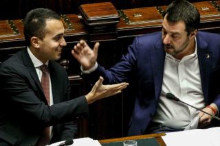 Ο Σαλβίνι απέφυγε τη δίωξη παρά τρίχα